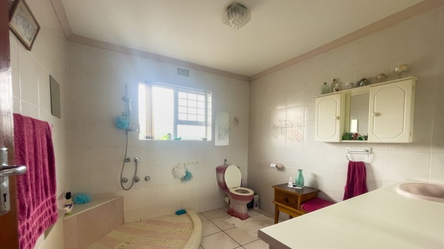 6 Bedroom Property for Sale in Hersham Western Cape